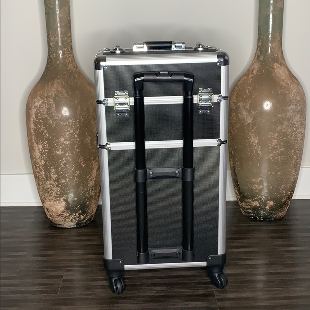 NYX Professional Makeup Case $165 - Picture 3 of 5